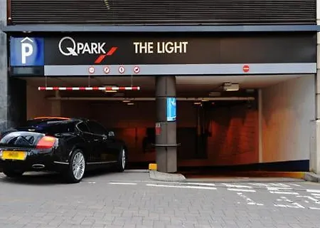 Luxe With Parking, 8 Mins To Station! Лидс