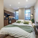 Luxe With Parking, 8 Mins To Station! Lägenhet Leeds (West Yorkshire)