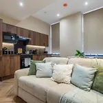 Appartement Luxe With Parking, 8 Mins To Station! Leeds (West Yorkshire)