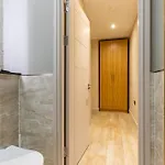 Appartement Luxe With Parking, 8 Mins To Station!