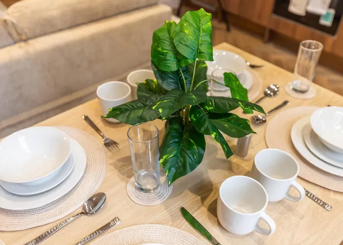 Luxe With Parking, 8 Mins To Station! * Leeds (West Yorkshire)