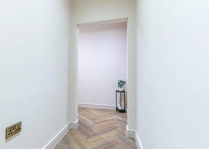 公寓 Luxe With Parking, 8 Mins To Station! *