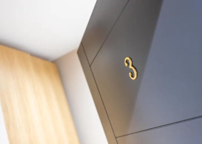 Апартаменти Luxe With Parking, 8 Mins To Station! Лідс