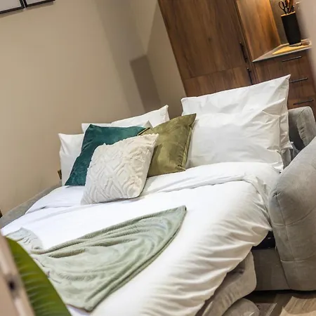 아파트 Luxe With Parking, 8 Mins To Station!