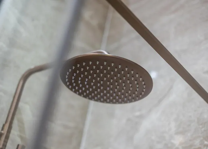 Luxe With Parking, 8 Mins To Station! 아파트