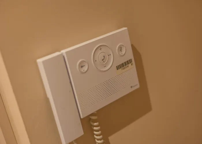 Luxe With Parking, 8 Mins To Station!