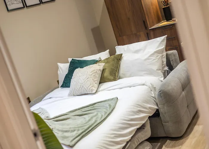 Apartment Luxe With Parking, 8 Mins To Station!