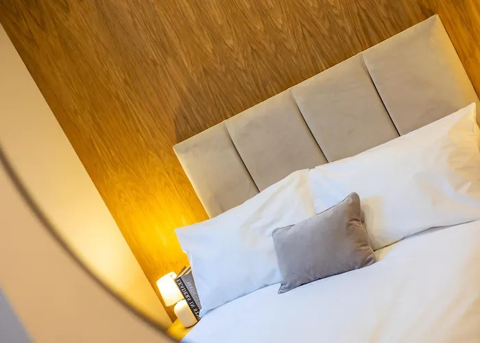 Apartment Luxe With Parking, 8 Mins To Station! Leeds (West Yorkshire)